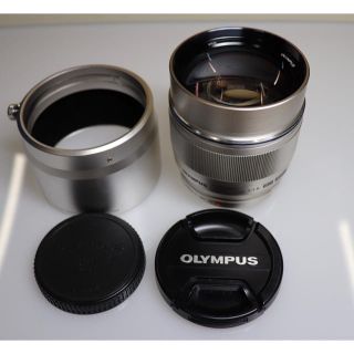 オリンパス(OLYMPUS)のM.ZUIKO DIGITAL ED 75mm F1.8 美品 フード付き(レンズ(単焦点))