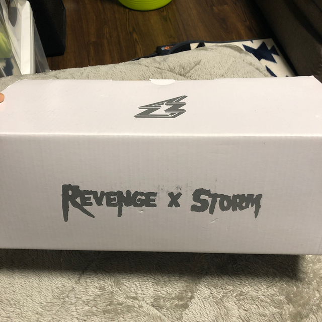 FREAK'S STORE(フリークスストア)のrevenge storm 赤　size9 メンズの靴/シューズ(スニーカー)の商品写真