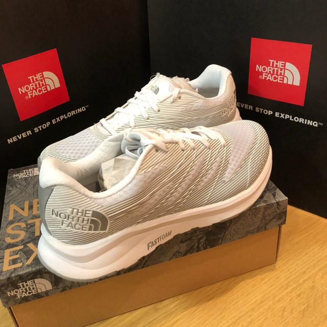 THE NORTH FACE(ザノースフェイス)のノースフェイス ランニングシューズ 26.5 チケットのスポーツ(ランニング/ジョギング)の商品写真