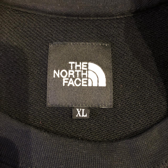 THE NORTH FACE(ザノースフェイス)のTHE NORTH FACEスクエアロゴトレーナー メンズのトップス(パーカー)の商品写真