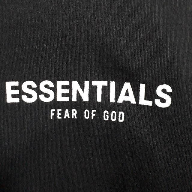 FEAR OF GOD(フィアオブゴッド)のfog essentials　XLサイズ　Tシャツ メンズのトップス(パーカー)の商品写真