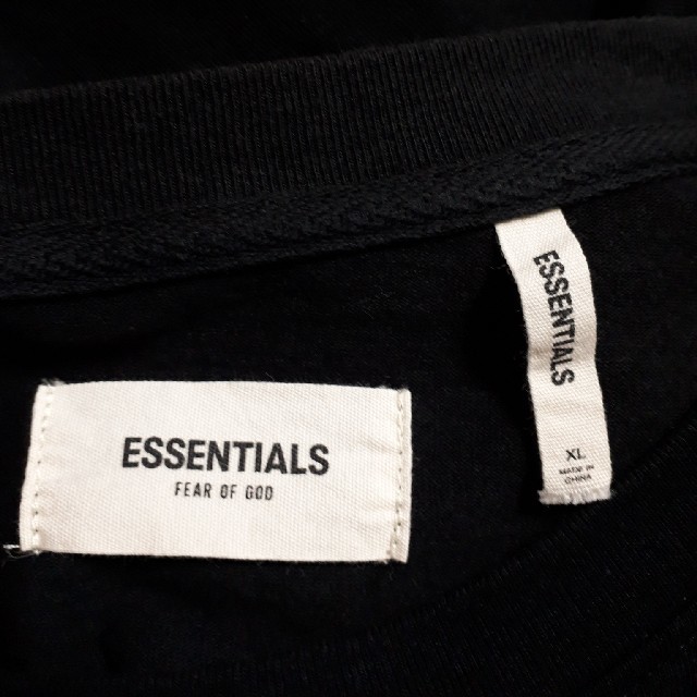 FEAR OF GOD(フィアオブゴッド)のfog essentials　XLサイズ　Tシャツ メンズのトップス(パーカー)の商品写真