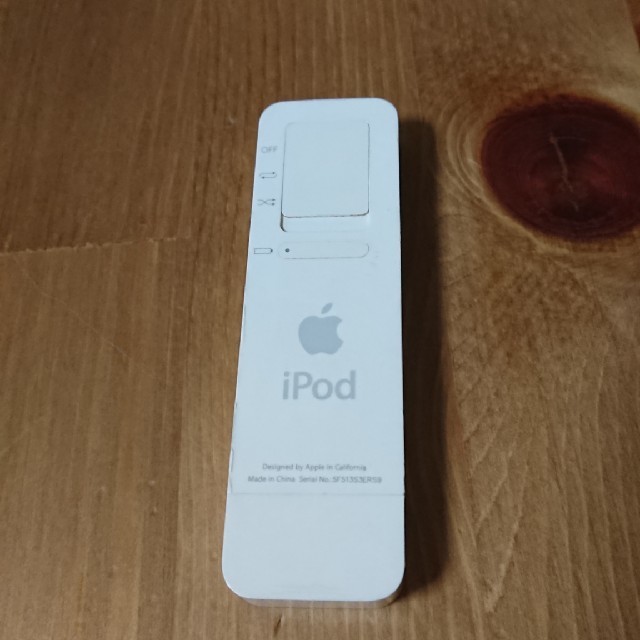 Apple(アップル)のiPod shuffle 初代 512MB スマホ/家電/カメラのオーディオ機器(ポータブルプレーヤー)の商品写真