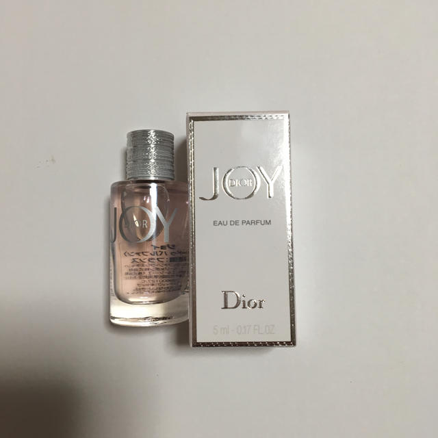 Dior(ディオール)の【新品未使用】Dior 香水 JOY ミニサイズ コスメ/美容の香水(香水(女性用))の商品写真