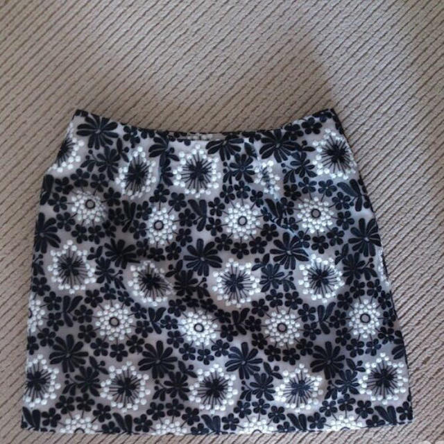 AE❁︎お花刺繍スカート
