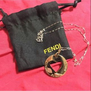 フェンディ(FENDI)のfendi ゴールドハートネックレス(ネックレス)