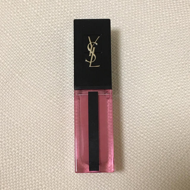 Yves Saint Laurent Beaute(イヴサンローランボーテ)のルージュ ピュールクチュール ヴェルニ ウォーターステイン 614 コスメ/美容のベースメイク/化粧品(リップグロス)の商品写真