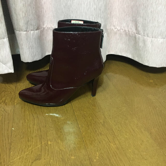 美品！エコーecco  ボルドーエナメルブーツ37  23.5cm レディースの靴/シューズ(ブーティ)の商品写真