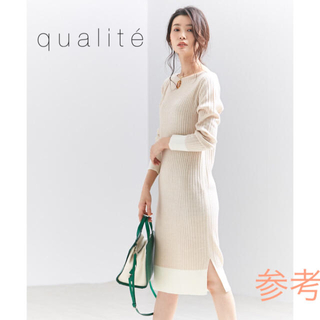 カリテ(qualite)のqualite ニットワンピース ベージュ／カリテ バイカラー(ひざ丈ワンピース)