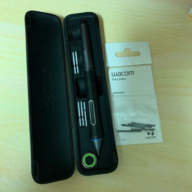 Wacom(ワコム)のWacom 液タブ  スマホ/家電/カメラのPC/タブレット(PC周辺機器)の商品写真