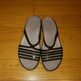 クロックス(crocs)の【クロックス】 濃茶系色 ウェッジヒールサンダル W5 ダークブラウン系色(サンダル)