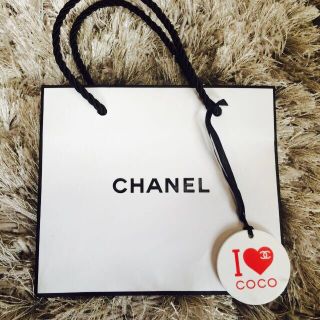 シャネル(CHANEL)のシャネルのチャーム付きショップバック(その他)