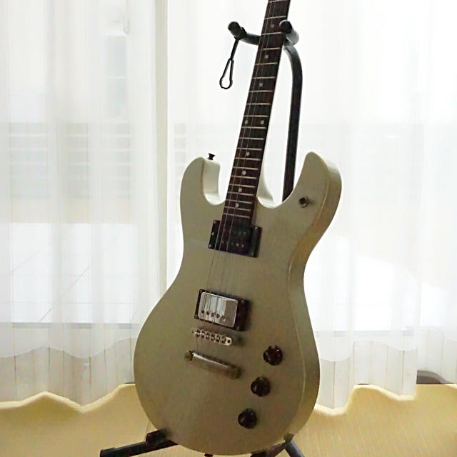 ジャンク品グレコエレキギター THE YELLOW MONKEY EMMAモデル