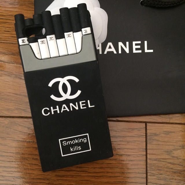 アイフォン 値段 | CHANEL ロゴ タバコ ケース♡の通販 by PRADA｜ラクマ