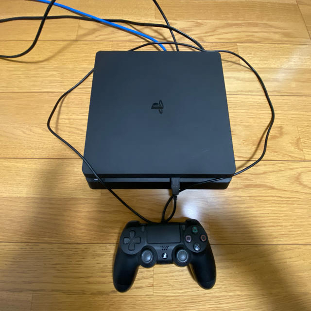 PlayStation4(プレイステーション4)のプレイステーション4 エンタメ/ホビーのゲームソフト/ゲーム機本体(家庭用ゲーム機本体)の商品写真