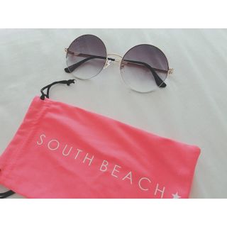 エイソス(asos)のASOS south beach サングラス ゴールドフレーム スモークレンズ(サングラス/メガネ)