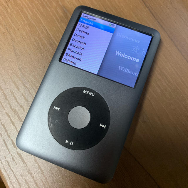 Apple(アップル)のiPod classic 160GB ブラック 第6世代 スマホ/家電/カメラのオーディオ機器(ポータブルプレーヤー)の商品写真