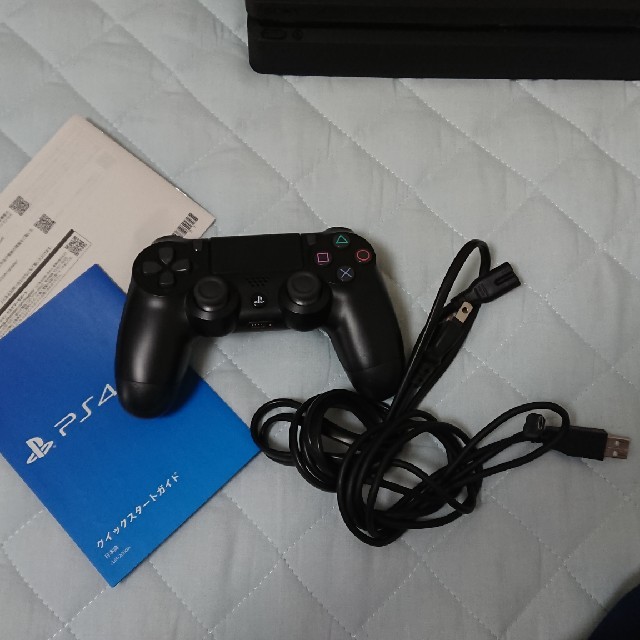 PlayStation4(プレイステーション4)のps4 CUH-2000A BO1 100V 説明欄必読 値下げ中 エンタメ/ホビーのゲームソフト/ゲーム機本体(家庭用ゲーム機本体)の商品写真