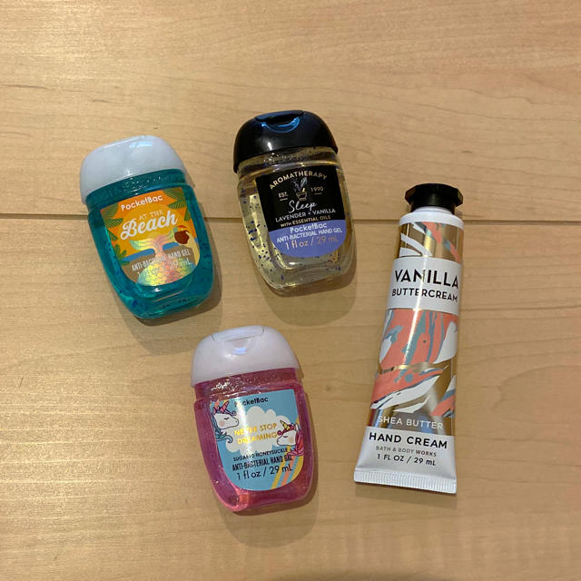 Bath & Body Works(バスアンドボディーワークス)のBath &Body Works 除菌ジェル　ハンドクリーム インテリア/住まい/日用品の日用品/生活雑貨/旅行(日用品/生活雑貨)の商品写真