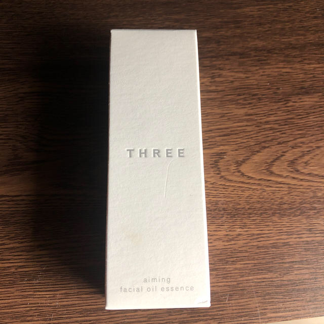 THREE(スリー)のTHREE エミングフェイシャルオイルエッセンス コスメ/美容のスキンケア/基礎化粧品(美容液)の商品写真