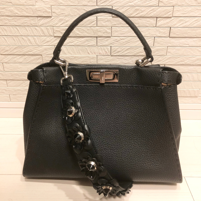 FENDI セレリア ピーカブー 2way ハンド ショルダー バッグ レザー