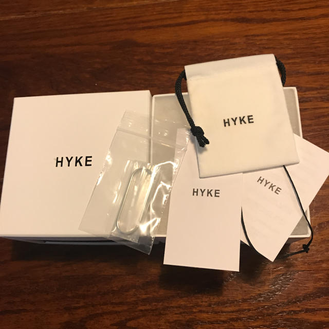 HYKE(ハイク)の新品未使用 HYKE  EAR CUFF / BIG（片耳用）ハイクイヤーカフ レディースのアクセサリー(イヤーカフ)の商品写真