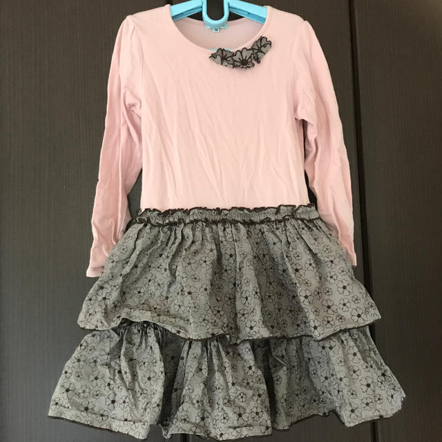 TOCCA(トッカ)のうさぎさま専用 TOCCA 110 フロッキープリントワンピース キッズ/ベビー/マタニティのキッズ服女の子用(90cm~)(ワンピース)の商品写真