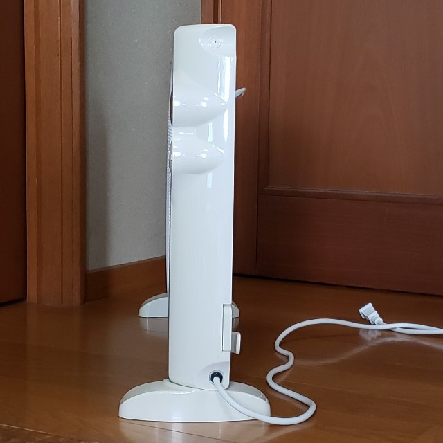 遠赤外線パネルヒーター スマホ/家電/カメラの冷暖房/空調(電気ヒーター)の商品写真