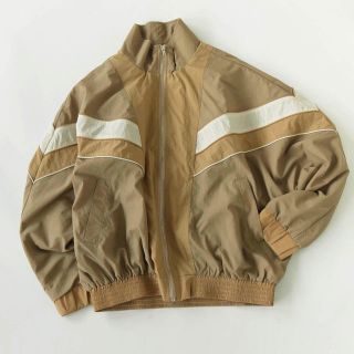 トゥデイフル(TODAYFUL)のStandcollar Nylon Jacket ベージュ 36(ナイロンジャケット)