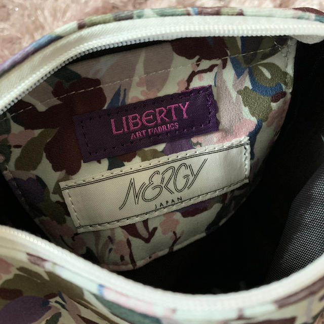 NIKE(ナイキ)のLIBERTY×NERGYコラボ ポーチ 新品未使用 リバティ ナージー レディースのファッション小物(ポーチ)の商品写真