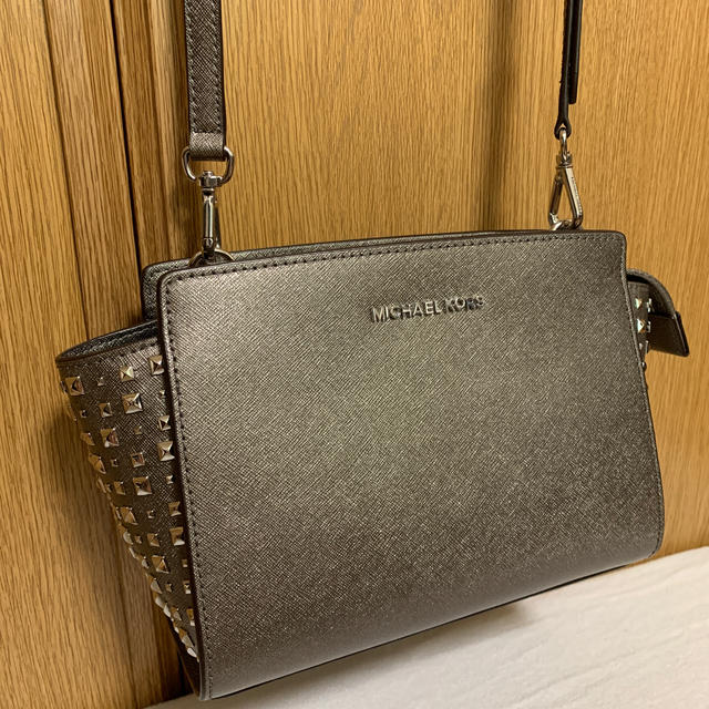 MICHEAL KORS スタッズショルダーバッグ(値下げ不可)