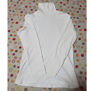 ユニクロ(UNIQLO)のユニクロ タートルネック白 M(Tシャツ/カットソー(七分/長袖))