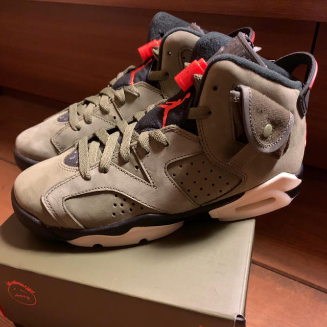 TRAVIS SCOTT × NIKE AIR JORDAN 6 4.5Y