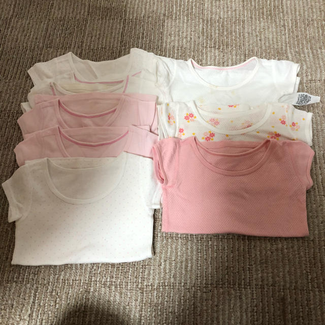 UNIQLO(ユニクロ)のUNIQLO 90 インナーシャツ  キッズ/ベビー/マタニティのキッズ服女の子用(90cm~)(下着)の商品写真