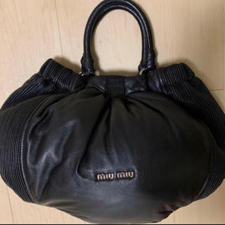 ミュウミュウ(miumiu)のmiu miu 完売品 未使用 バッグ　85%オフ‼️(トートバッグ)