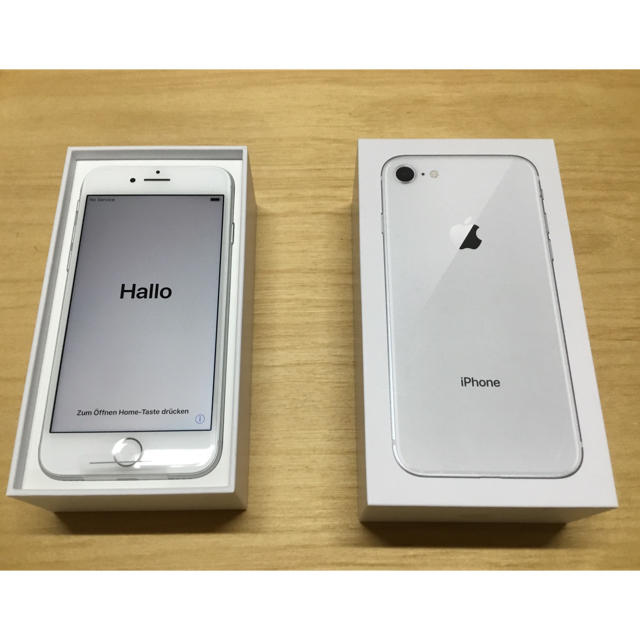 【新品未使用】 iPhone8 Silver 64GB 本体 SIMフリーネットワーク利用制限〇