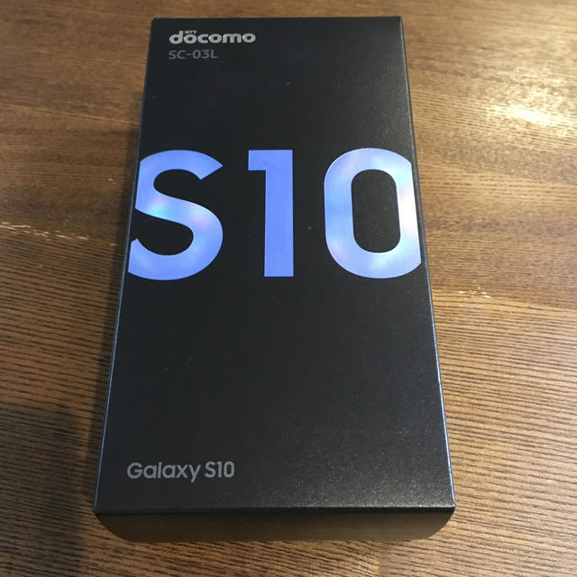 Galaxy(ギャラクシー)の新品未使用 Galaxy S10 SC-03L SIMフリー 一括購入残債なし スマホ/家電/カメラのスマートフォン/携帯電話(スマートフォン本体)の商品写真