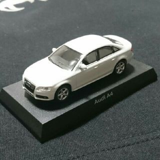 アウディ(AUDI)の京商 1/64 アウディA4 ホワイト(ミニカー)