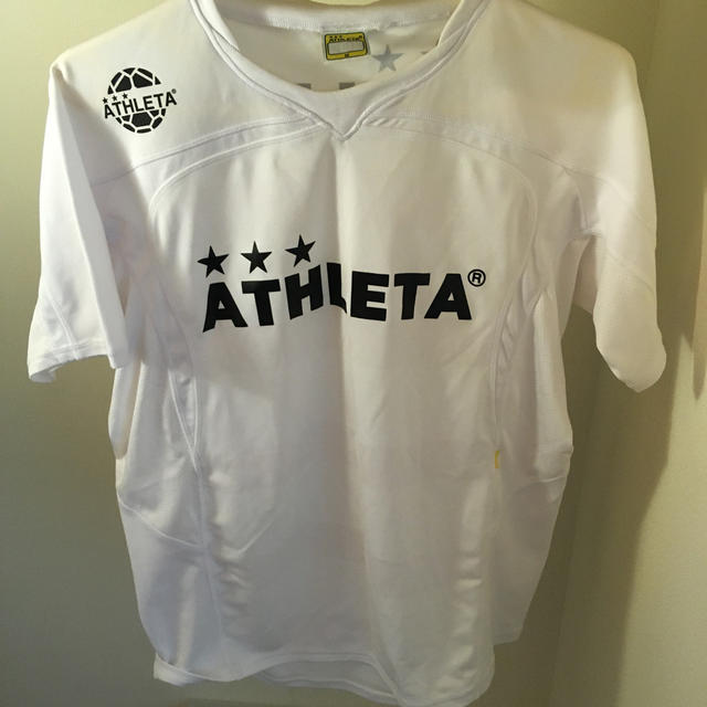 ATHLETA(アスレタ)のATHLETA. 半袖　白　サイズM スポーツ/アウトドアのサッカー/フットサル(ウェア)の商品写真