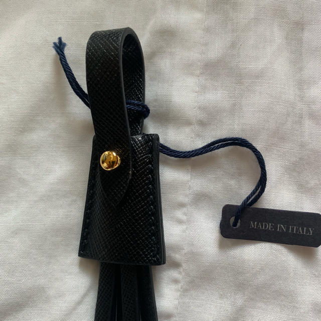 PRADA(プラダ)の新品　【プラダ】　リングチャーム ストラップ　キーホルダー　1TL117 黒 レディースのファッション小物(キーホルダー)の商品写真