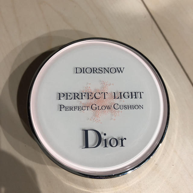 Dior(ディオール)のスノーパーフェクトライトクッション ディオール クッションファンデ コスメ/美容のベースメイク/化粧品(ファンデーション)の商品写真