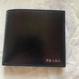 プラダ(PRADA)の新品　【プラダ】　メンズウォレット 二つ折り　レザー　ブラック(折り財布)