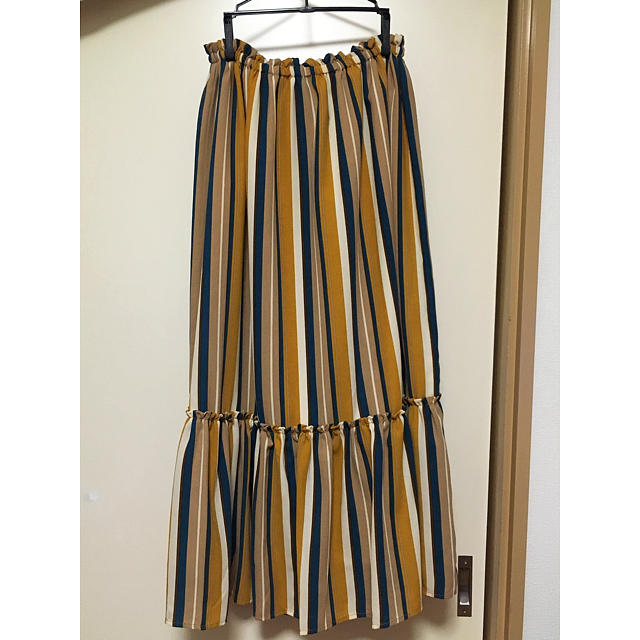 【未着用】秋色ロングスカート　ボーダー　フリーサイズ  おしゃれ　かわいい レディースのスカート(ロングスカート)の商品写真