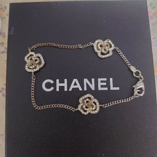 シャネル(CHANEL)の CHANEL❤️ラインストーンカメリアブレスレット(ブレスレット/バングル)