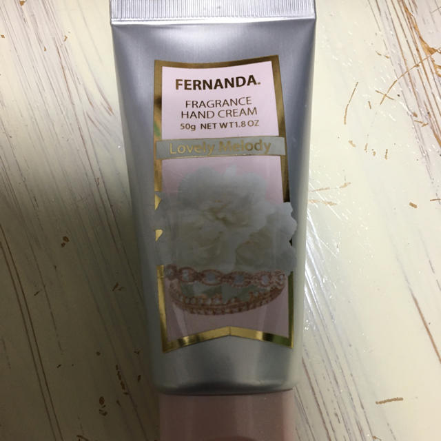 FERNANDA(フェルナンダ)の新品！フェルナンダ フレグランスハンドクリーム ラブリーメロディー コスメ/美容のボディケア(ハンドクリーム)の商品写真