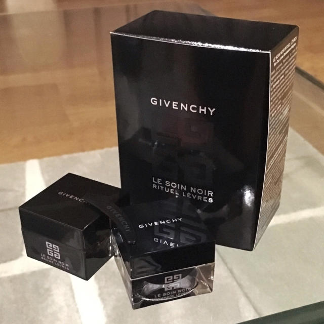 GIVENCHY(ジバンシィ)のGivenchy / Le Soin Noir Rituel Levres コスメ/美容のスキンケア/基礎化粧品(リップケア/リップクリーム)の商品写真