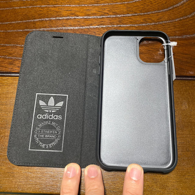 Adidas Iphone 11 Adidas レザー手帳ケースの通販 By 村人の店 アディダスならラクマ