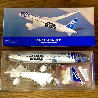 エーエヌエー(ゼンニッポンクウユ)(ANA(全日本空輸))の《非売品》R2-D2 ANA JET【STARWARS】 1/200(模型/プラモデル)