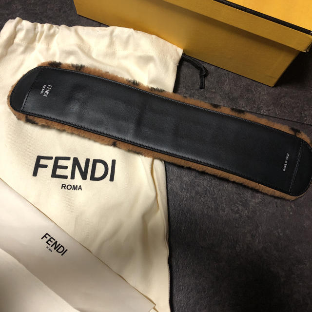 Fendi ストラップスルー　ショルダーストラップ