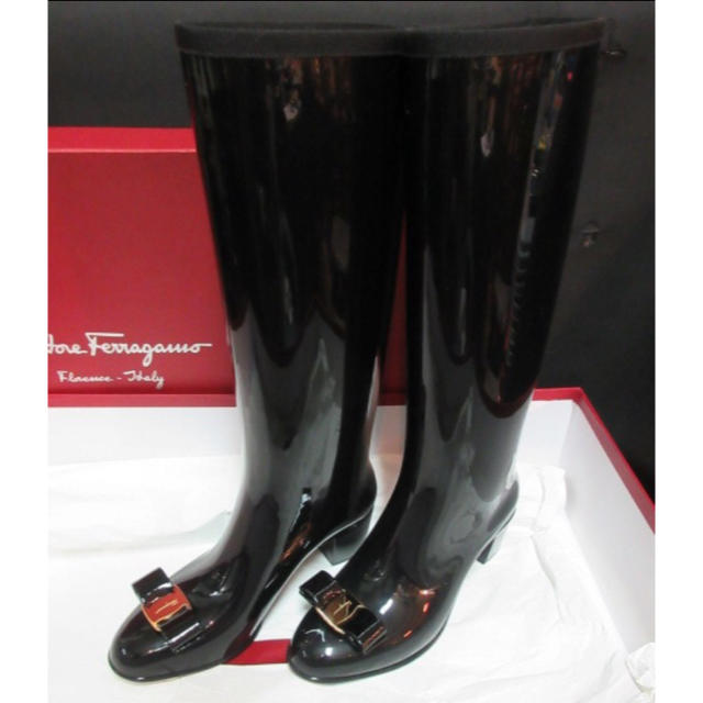 Ferragamo(フェラガモ)の未使用 フェラガモ ヴァラ レインブーツ レディースの靴/シューズ(レインブーツ/長靴)の商品写真